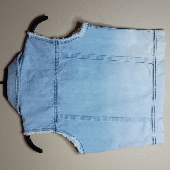 Amethyst Jeans Distressed Zip Front Vest - Picture 3 of 6